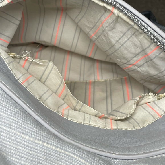 Lululemon Drawstring Top Canvas Shoulder Tote Bag - Picture 4 of 12